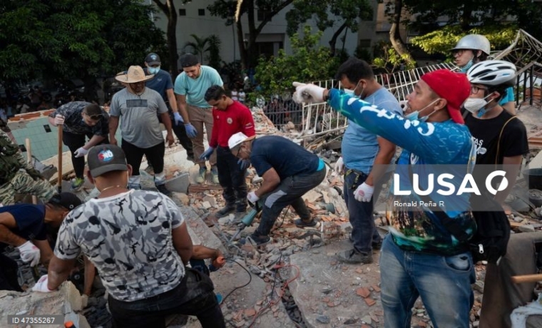 Sismo devastador na Venezuela faz centenas de mortos e deixa milhares de desaparecidos