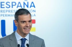 Sánchez diz que dados provam política migratória responsável de Espanha